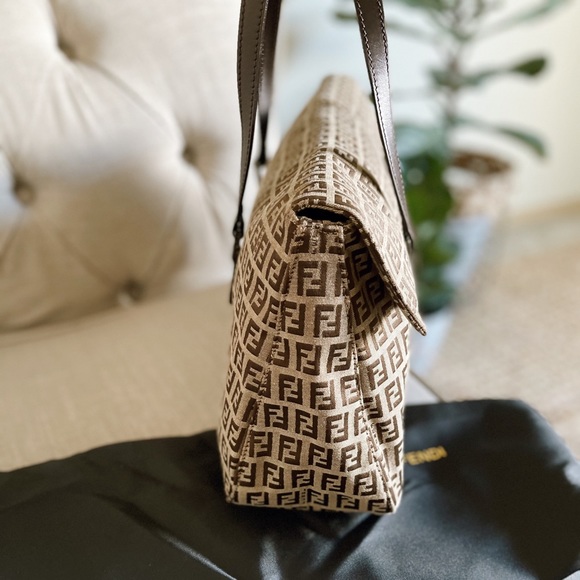 FENDI Large Oversized Zucchino FF East West Baguette Tote - Shoulder Bag - Picture 7 of 15